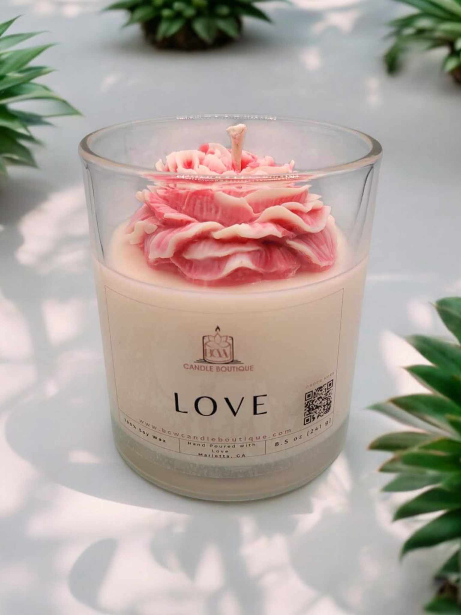 lovers candle, cotton wick candle, cozy candle, aesthetic candle, long lasting candle, beautiful candle, luxury candle, relaxation candle, floral candles