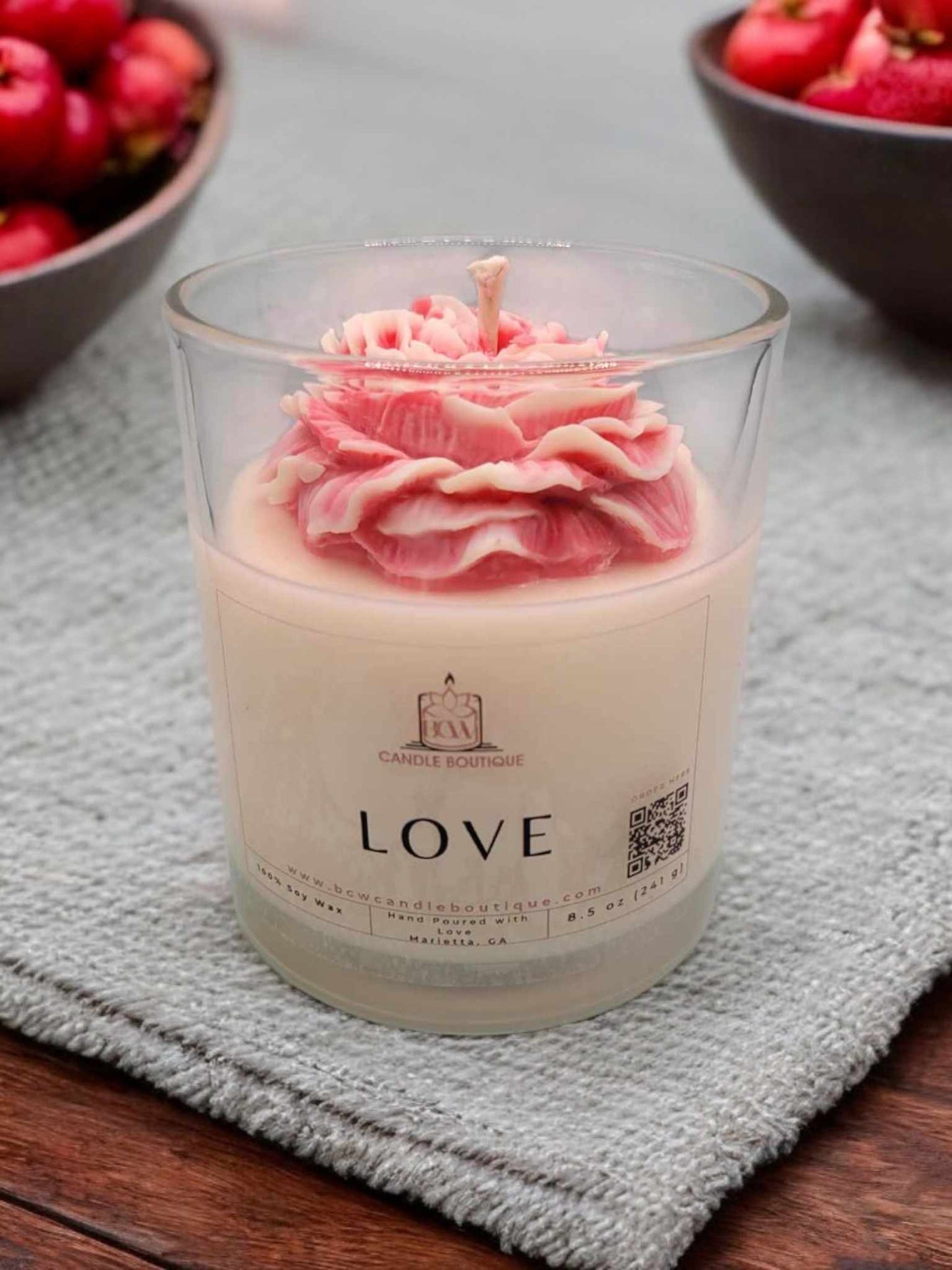 lovers candle, cotton wick candle, cozy candle, aesthetic candle, long lasting candle, beautiful candle, luxury candle, relaxation candle, floral candles